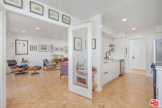 4487 Colbath Avenue 310, Sherman Oaks, CA 91423