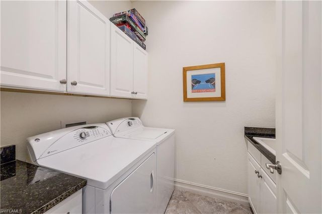 7546 Lantana CIR, Naples, FL 34119