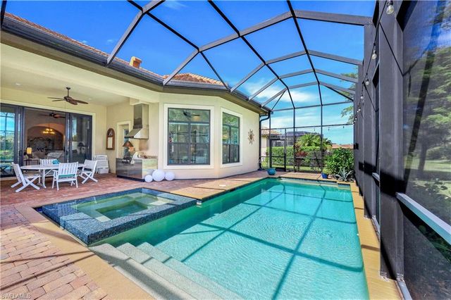 7546 Lantana CIR, Naples, FL 34119