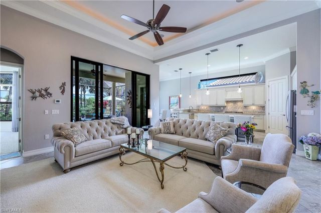 7546 Lantana CIR, Naples, FL 34119