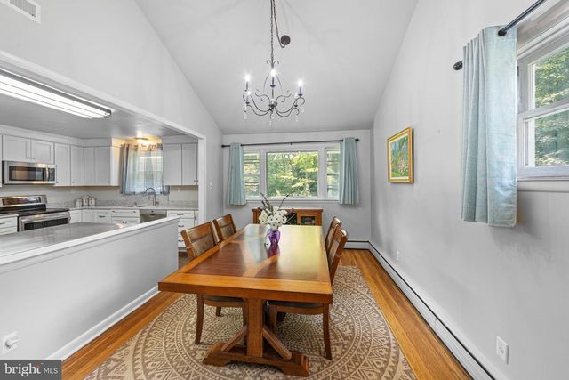 93 BUTTONWOOD LN, Doylestown, PA 18901