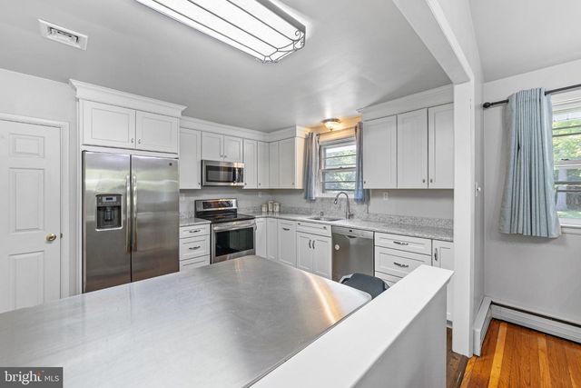 93 BUTTONWOOD LN, Doylestown, PA 18901