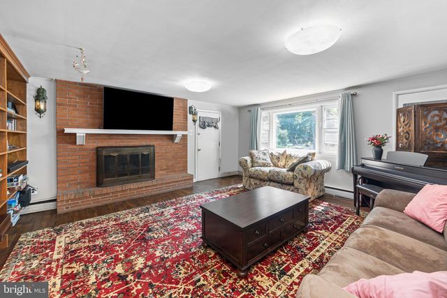 93 BUTTONWOOD LN, Doylestown, PA 18901