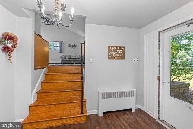 93 BUTTONWOOD LN, Doylestown, PA 18901