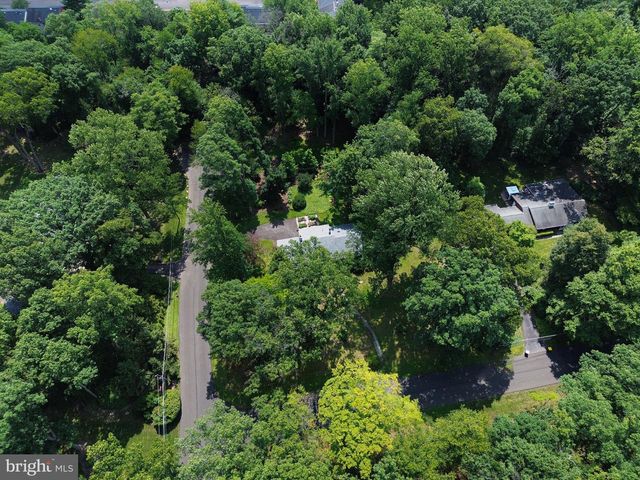 93 BUTTONWOOD LN, Doylestown, PA 18901