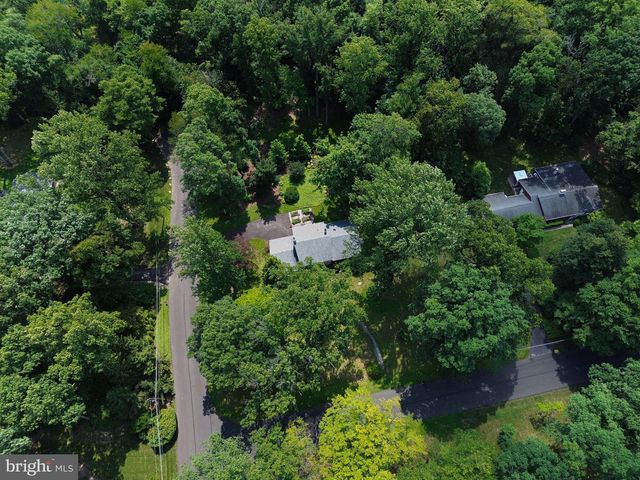 93 BUTTONWOOD LN, Doylestown, PA 18901