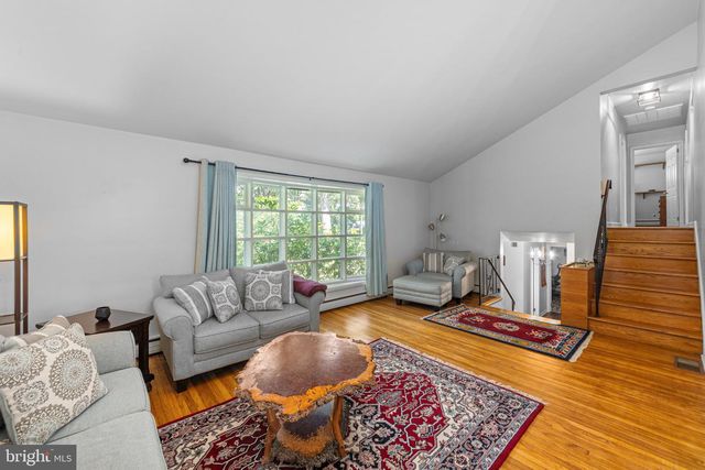 93 BUTTONWOOD LN, Doylestown, PA 18901
