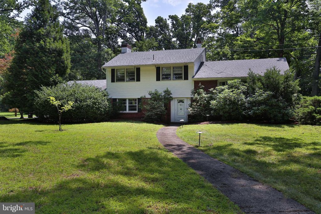 93 BUTTONWOOD LN, Doylestown, PA 18901