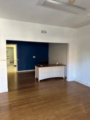 1723 W 37th St, Hialeah, FL 33012