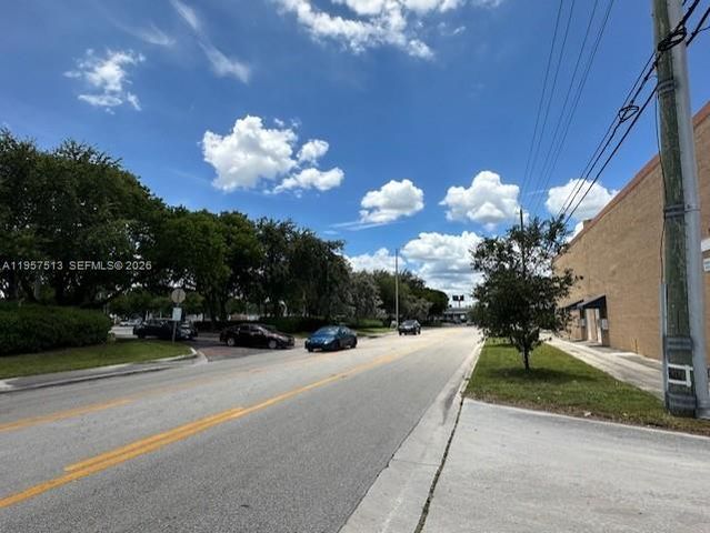 1723 W 37th St, Hialeah, FL 33012