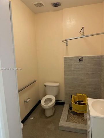 1723 W 37th St, Hialeah, FL 33012