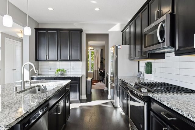 3765 Crane Island Court, Excelsior, MN 55331