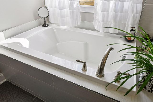 3765 Crane Island Court, Excelsior, MN 55331