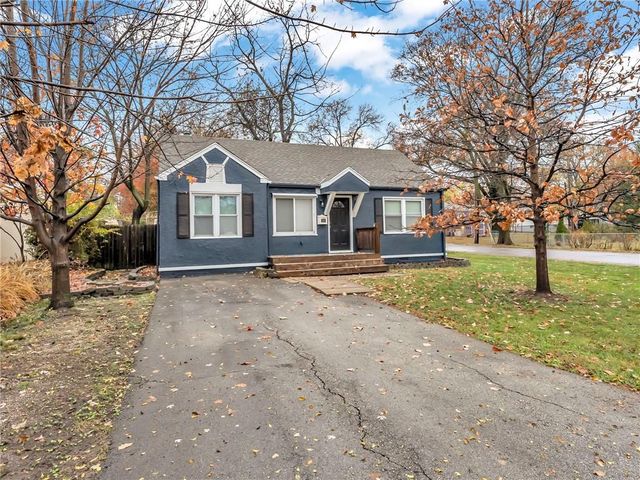 5700 Walmer Street, Mission, KS 66202