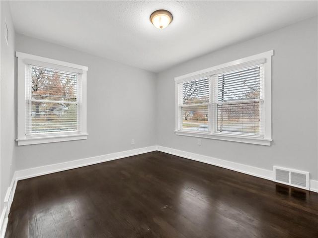 5700 Walmer Street, Mission, KS 66202