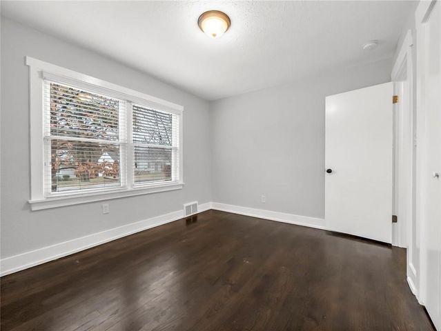 5700 Walmer Street, Mission, KS 66202