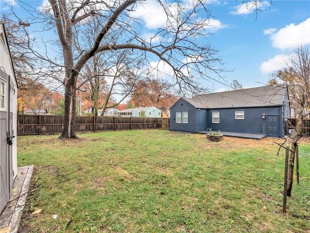 5700 Walmer Street, Mission, KS 66202