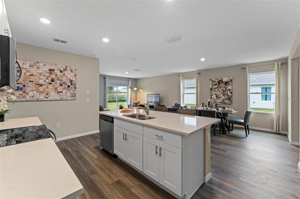 Image 12 of property listing at 1378 CAMELLIA BLOOM LANE, Sanford, FL 32773