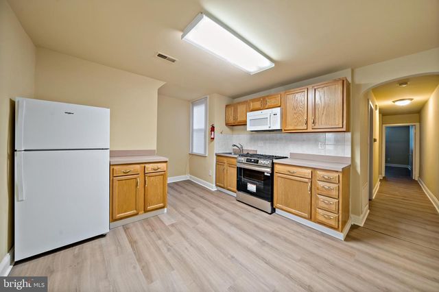 2118 S BROAD ST, Philadelphia, PA 19145