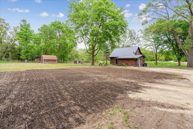 3408 Big Woods Road, Cedar Falls, IA 50613