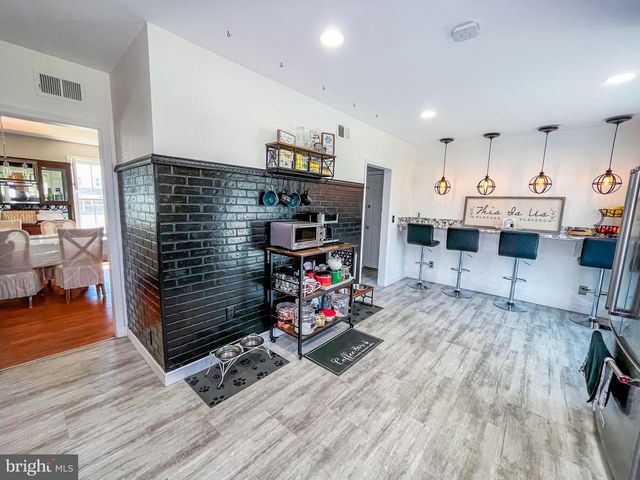 2460 BUTTONWOOD DR, Vineland, NJ 08361