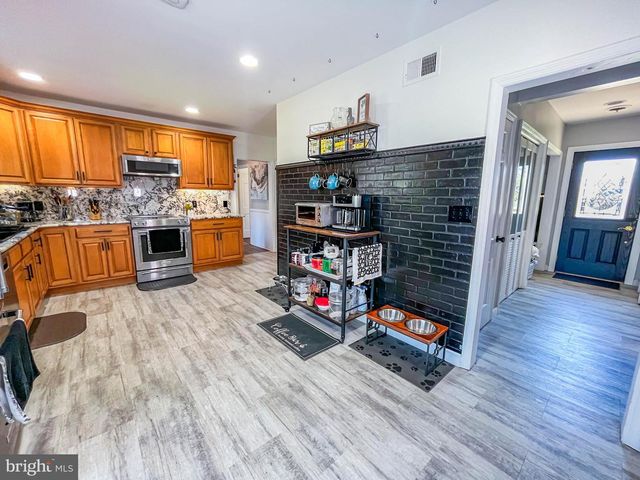 2460 BUTTONWOOD DR, Vineland, NJ 08361