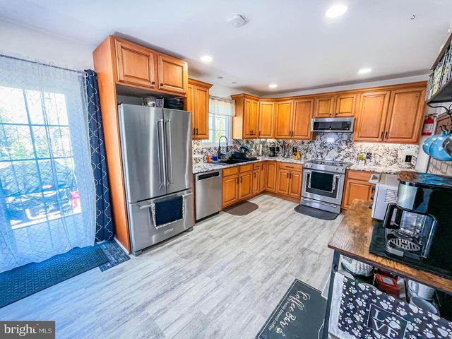 2460 BUTTONWOOD DR, Vineland, NJ 08361