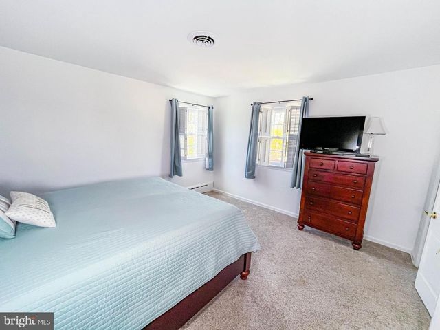 2460 BUTTONWOOD DR, Vineland, NJ 08361
