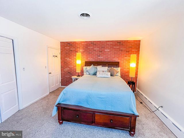 2460 BUTTONWOOD DR, Vineland, NJ 08361