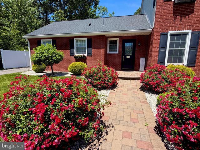 2460 BUTTONWOOD DR, Vineland, NJ 08361