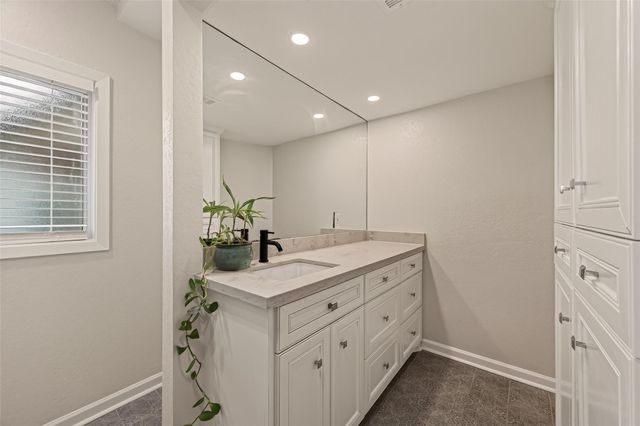 514 S Shadowbend Avenue, Friendswood, TX 77546