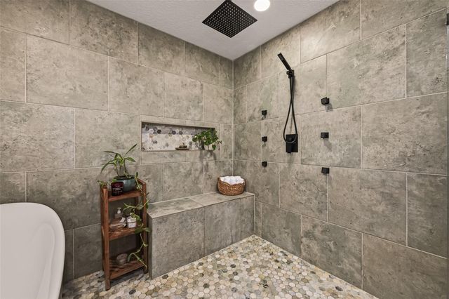 514 S Shadowbend Avenue, Friendswood, TX 77546