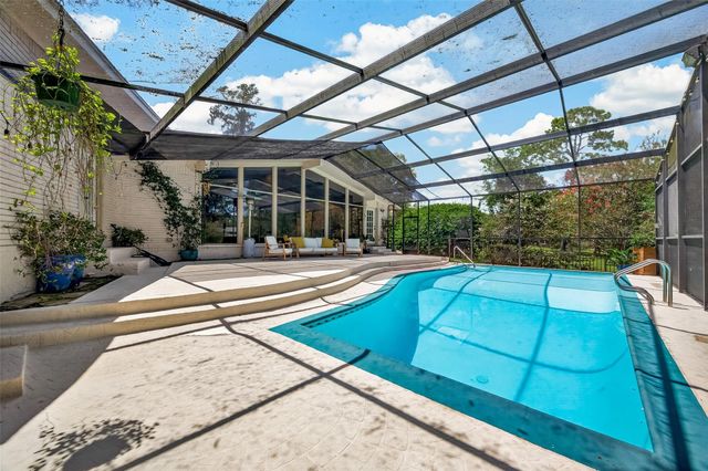 514 S Shadowbend Avenue, Friendswood, TX 77546