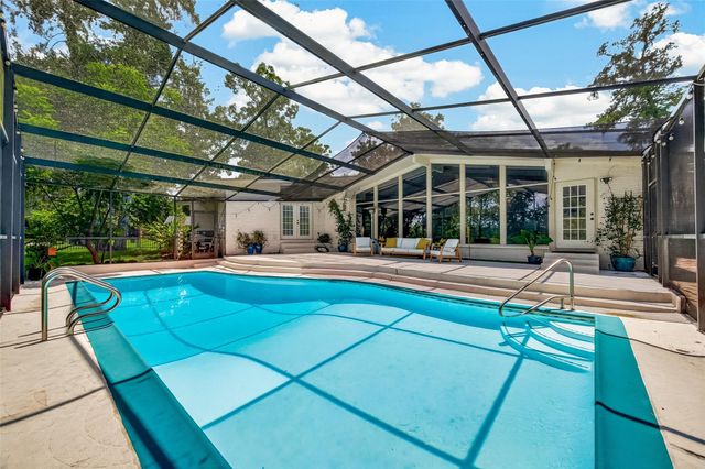 514 S Shadowbend Avenue, Friendswood, TX 77546