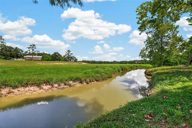 514 S Shadowbend Avenue, Friendswood, TX 77546