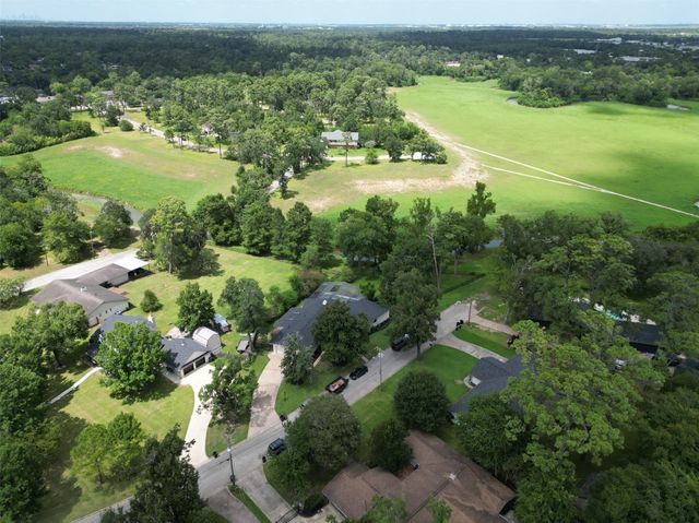 514 S Shadowbend Avenue, Friendswood, TX 77546