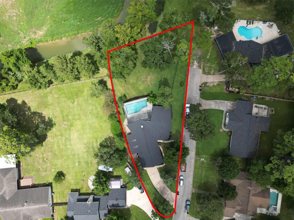 514 S Shadowbend Avenue, Friendswood, TX 77546