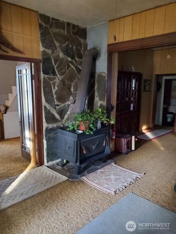 100 Main Street, Starbuck, WA 99359