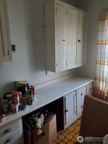 100 Main Street, Starbuck, WA 99359