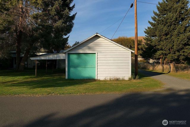 100 Main Street, Starbuck, WA 99359