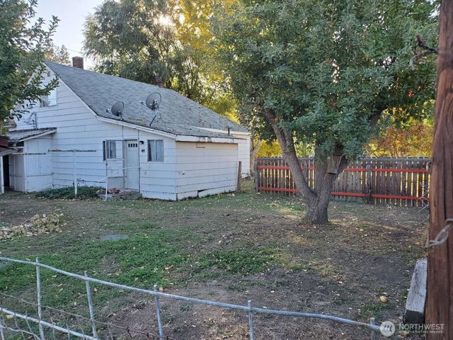 100 Main Street, Starbuck, WA 99359