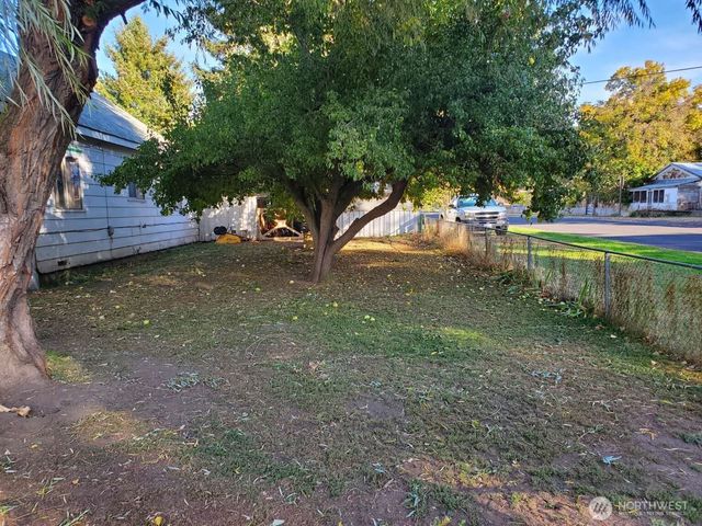 100 Main Street, Starbuck, WA 99359