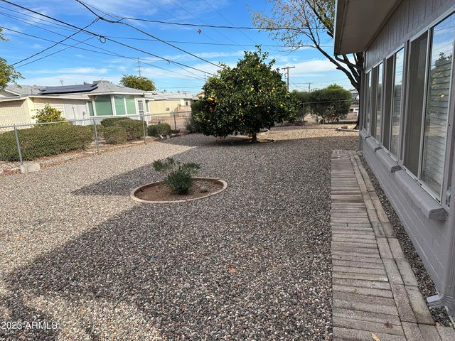 10126 W DESERT HILLS Drive, Sun City, AZ 85351