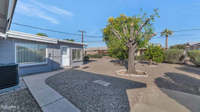 10126 W DESERT HILLS Drive, Sun City, AZ 85351