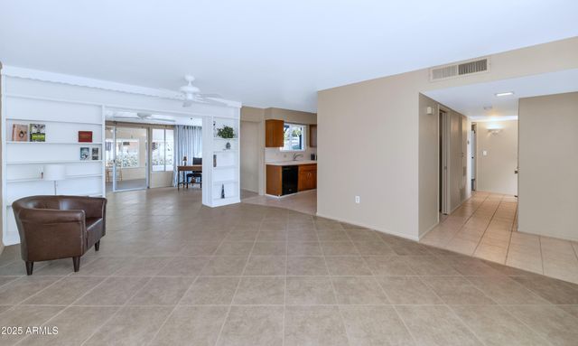 10126 W DESERT HILLS Drive, Sun City, AZ 85351