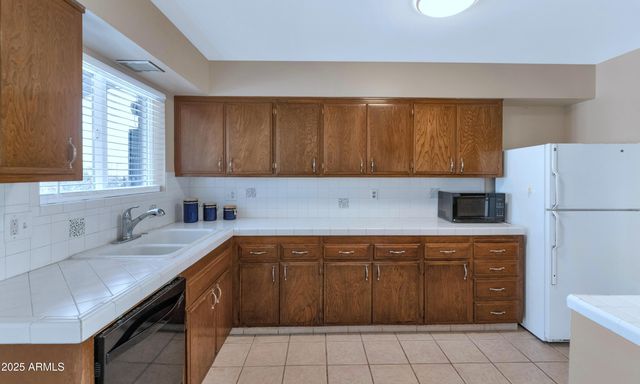 10126 W DESERT HILLS Drive, Sun City, AZ 85351