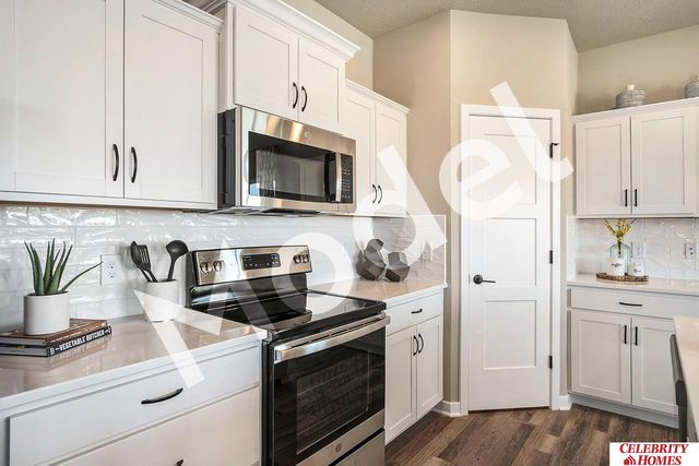 5410 N 182 Street, Elkhorn, NE 68022