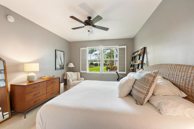 814 S Bay Colony Dr Drive S, Juno Beach, FL 33408