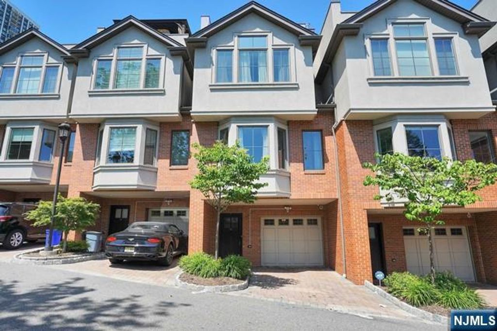 1538 River Road 5, Edgewater, NJ 07020