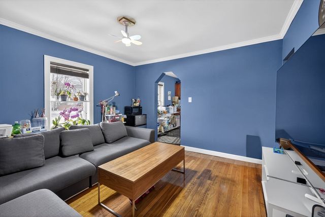 11 Cleaves St, Quincy, MA 02171